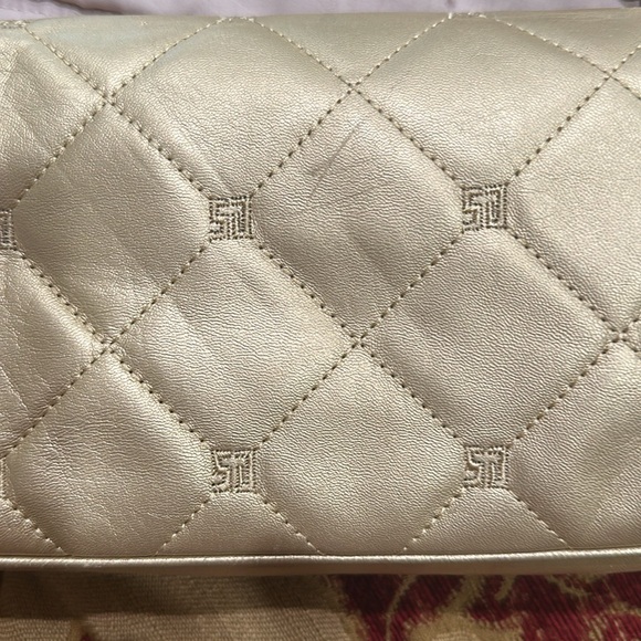 ST JOHN matching quilted signature purse and matching belt. Very classy. - Picture 6 of 7